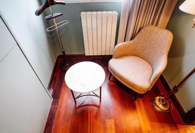 اتاق استاندارد سه نفره, Rice Reyes Catolicos