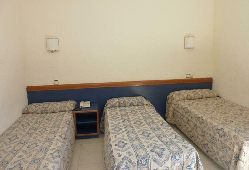 اتاق استاندارد سه نفره, Roma Reial