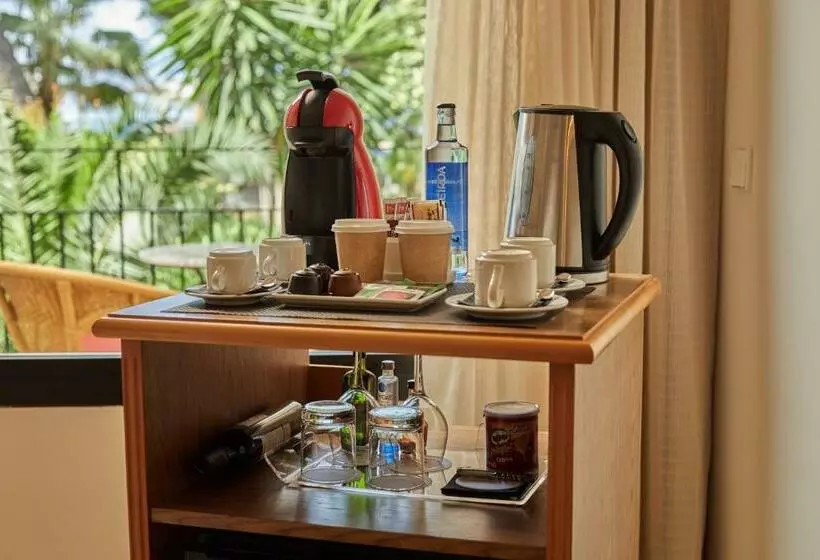 سوئیت جونیور کلوب با چشم‌انداز دریا, Secrets Mallorca Villamil Resort & Spa   Adults Only
