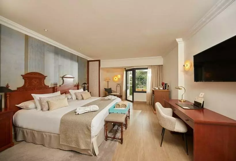 سوئیت جونیور کلوب با چشم‌انداز دریا, Secrets Mallorca Villamil Resort & Spa   Adults Only