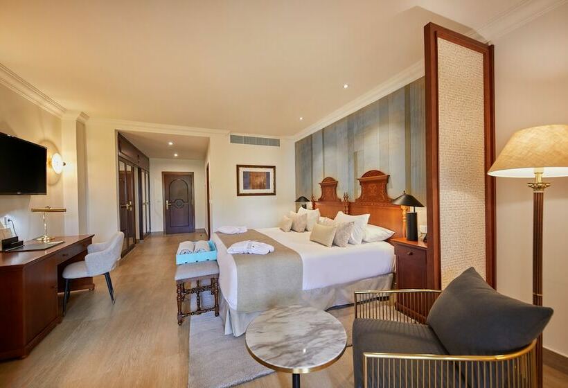 سوئیت جونیور کلوب با چشمانداز دریا, Secrets Mallorca Villamil Resort & Spa   Adults Only