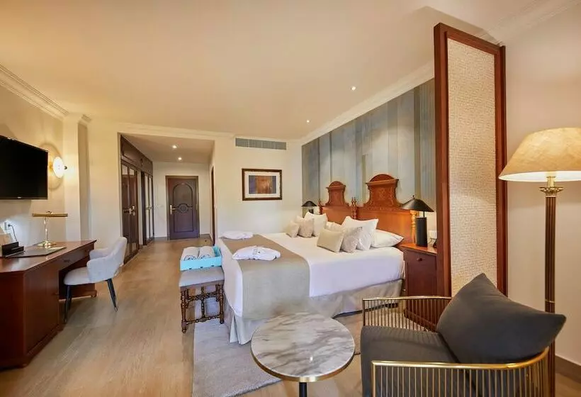 سوئیت جونیور کلوب با چشم‌انداز دریا, Secrets Mallorca Villamil Resort & Spa   Adults Only