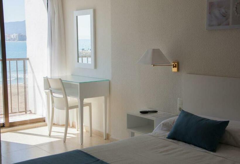 غرفة قياسية مطلّة علي البحر, Sicania