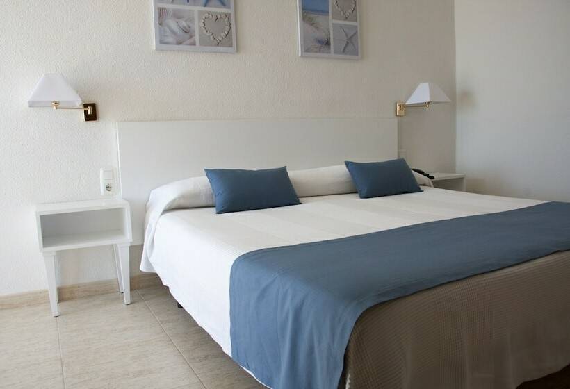 غرفة قياسية مطلّة علي البحر, Sicania