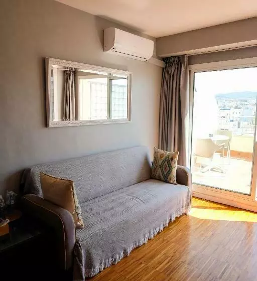 Quarto Ático, Subur