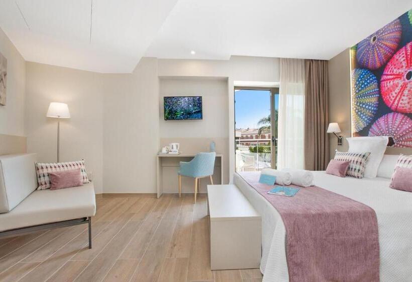 غرفة سوبيريور مطلة على حمام السباحة, Sumus Stella & Spa 4* Sup - Adults Recommended