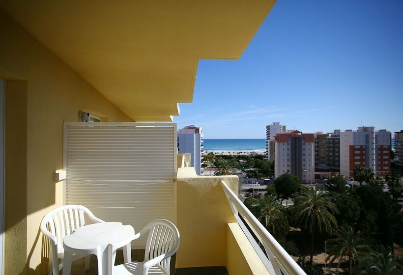 סטודיו משפחתי, Tres Anclas