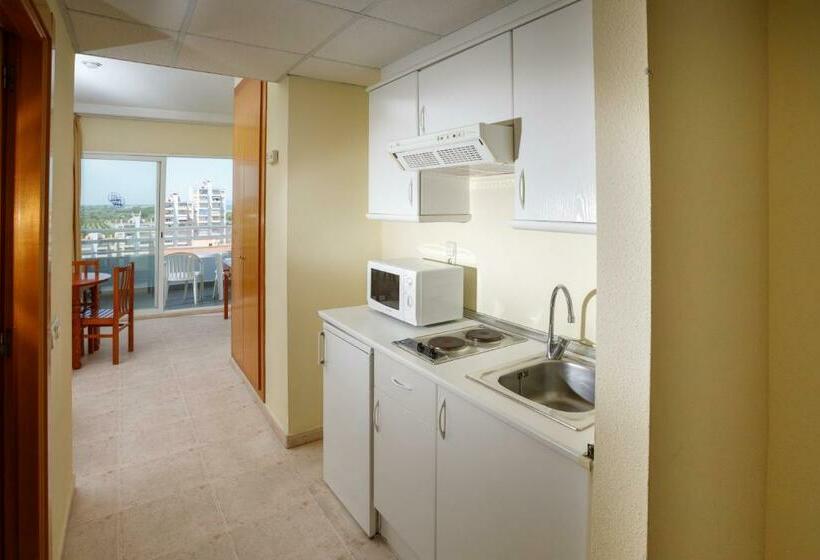 דירת חדר, Tres Anclas