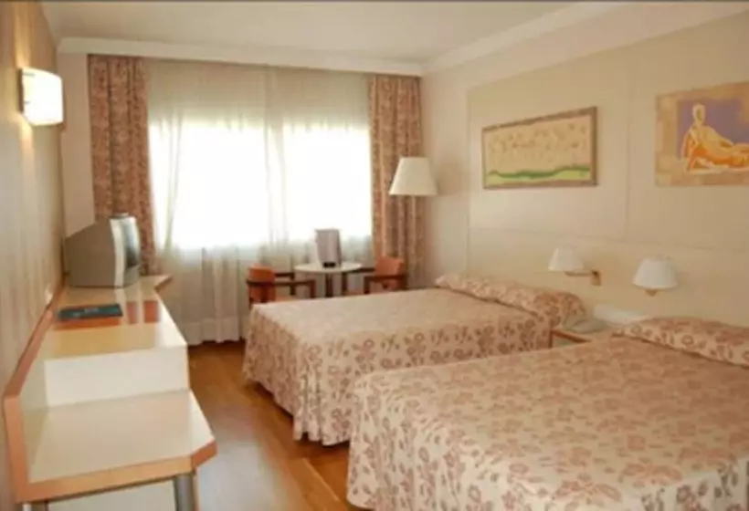 Quarto Familiar, Urpi