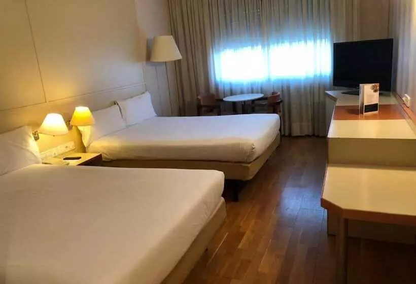 Quarto Familiar, Urpi