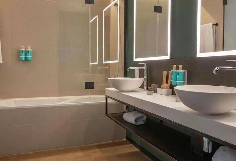سوییت, Novotel Valencia Lavant
