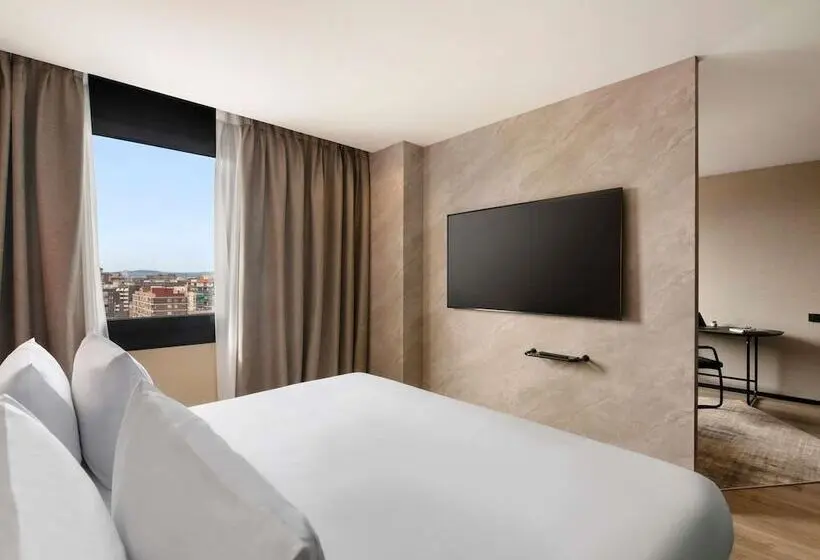 سوییت, Novotel Valencia Lavant