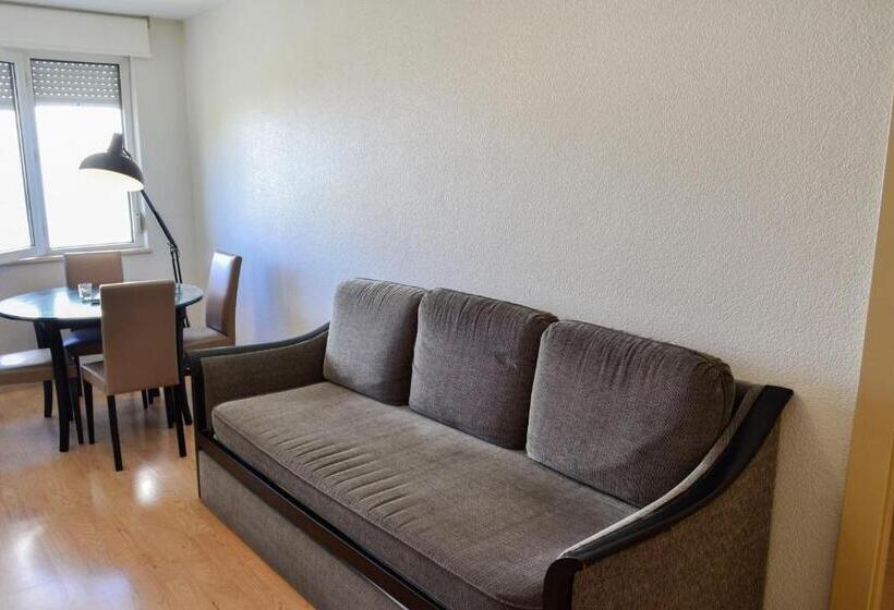 패밀리 아파트, Alda Don Carlos