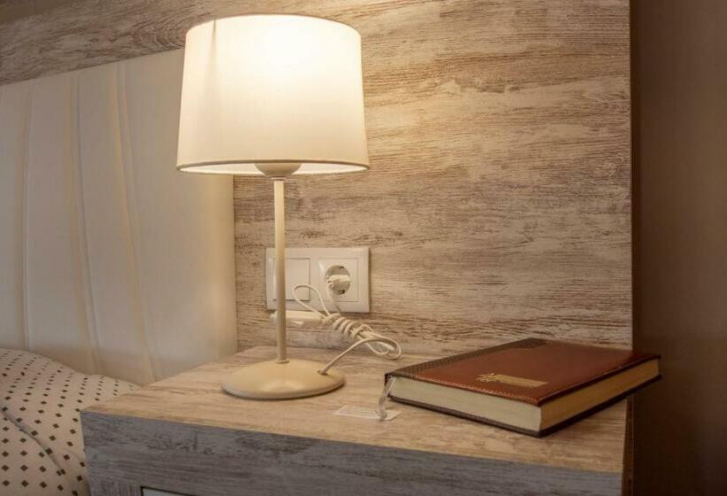 اتاق استاندارد با چشم‌انداز دریا, A Muradana