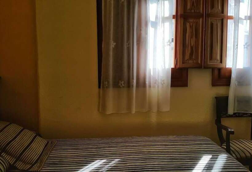 Chambre Standard Individuelle, Almona