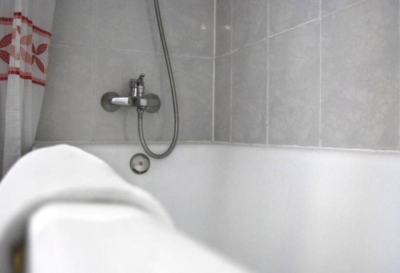 スタンダードルーム, Arrasate