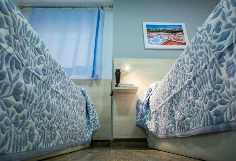 غرفة قياسية ثلاثية, Bari