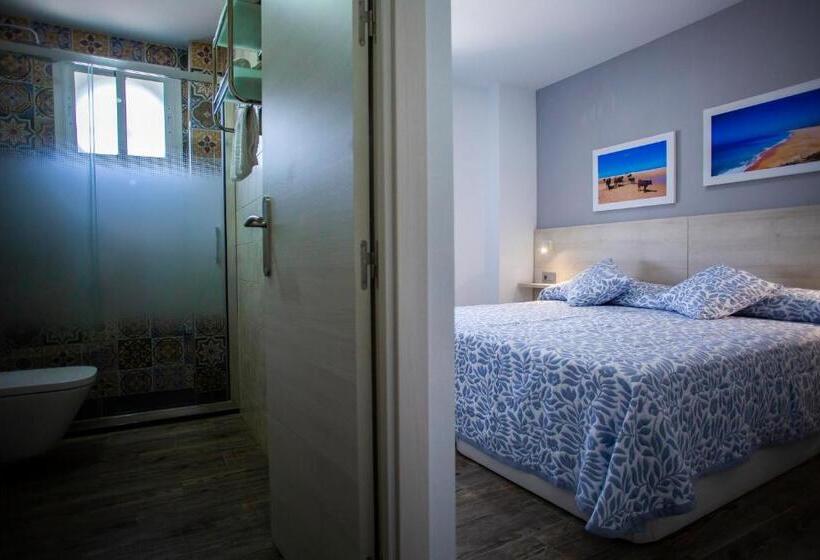 غرفة قياسية مطلّة علي البحر, Bari