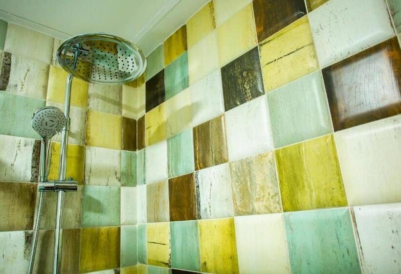 غرفة قياسية, Bari