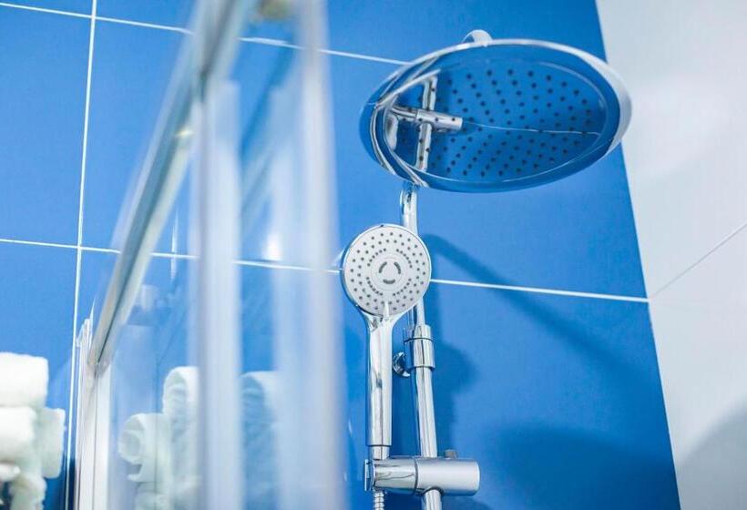 غرفة عائلية, Bari