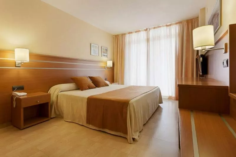 Habitación Triple Estándar, Beverly Park & Spa