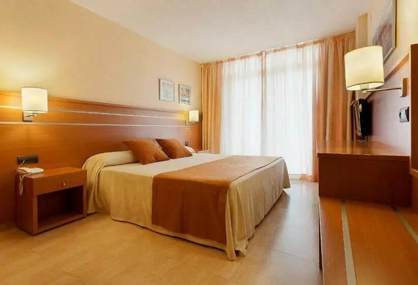 Habitación Triple Estándar, Beverly Park & Spa
