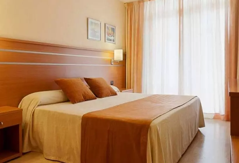 Habitación Triple Estándar, Beverly Park & Spa