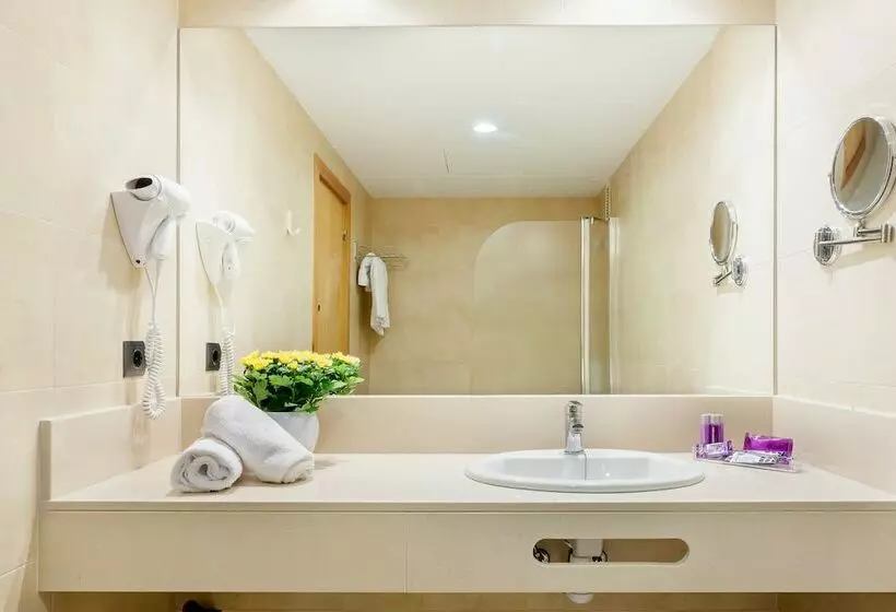 Habitación Familiar, Beverly Park & Spa
