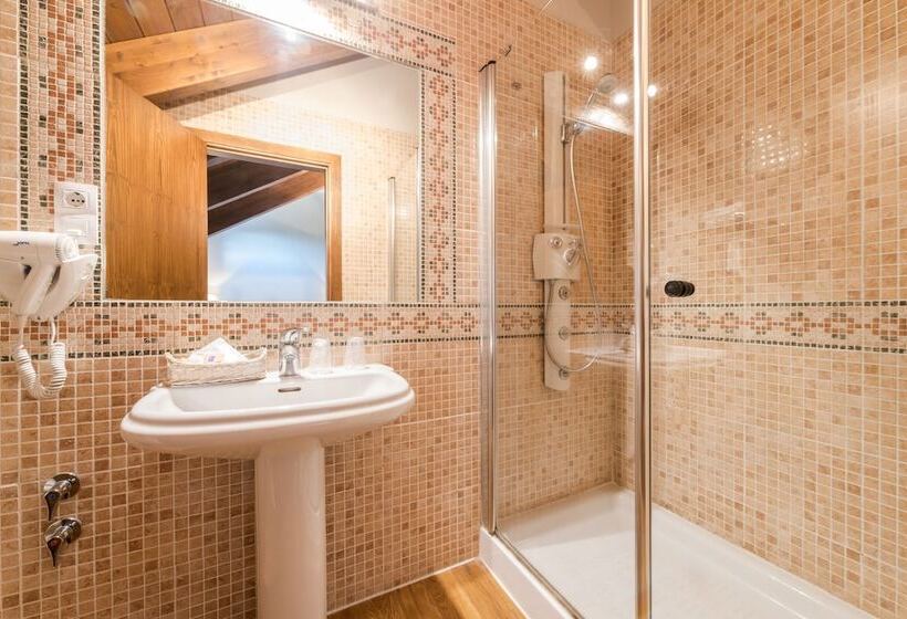 חדר סופריור, Conde Aznar