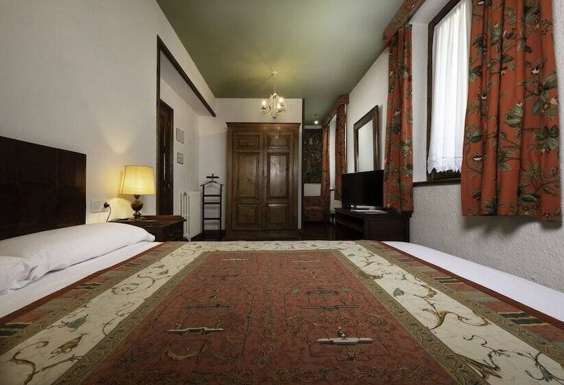 חדר סופריור, Conde Aznar