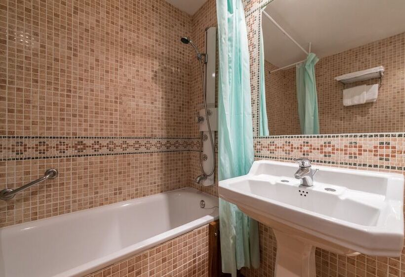 חדר סטנדרט, Conde Aznar