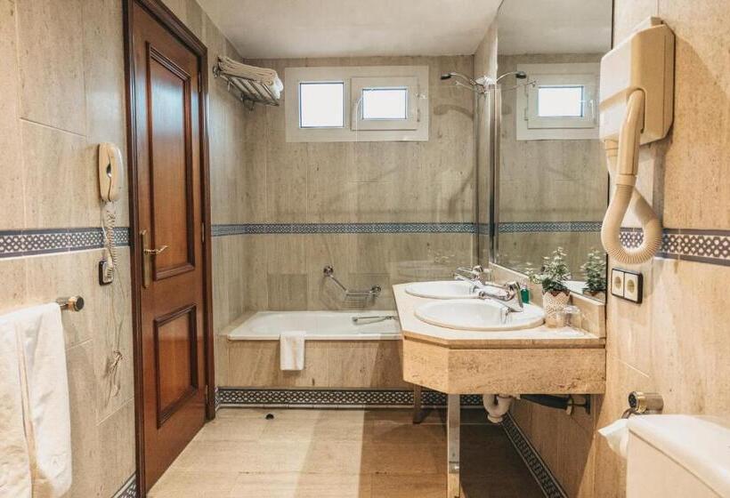 سوییت جونیور اجرایی, Crisol Jardines De Córdoba