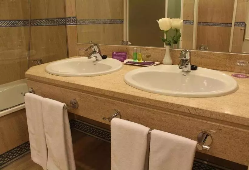 سوییت جونیور, Crisol Jardines De Córdoba