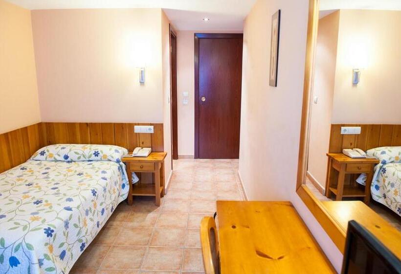 Quarto Estandar Individual, El Pilar