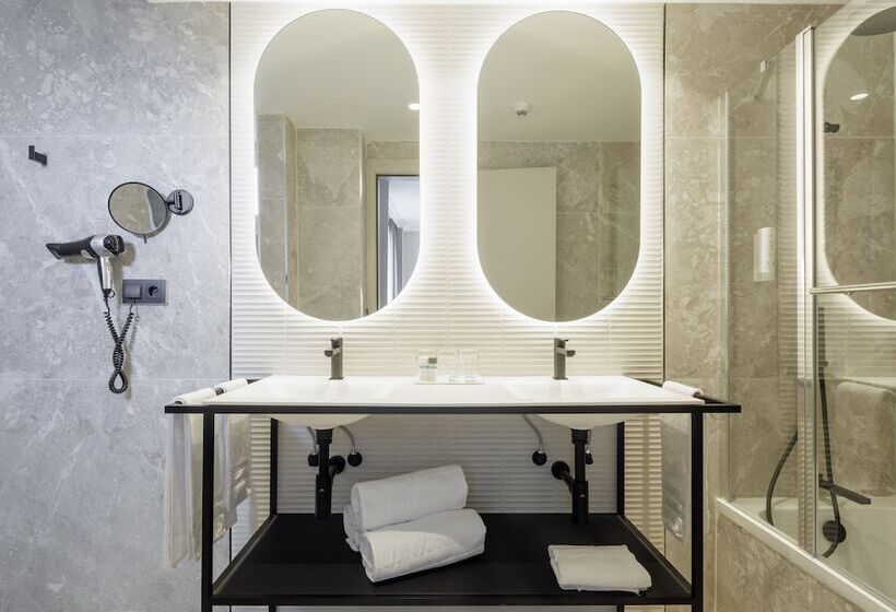 اتاق سوپریور سه تخته, Ilunion San Sebastian