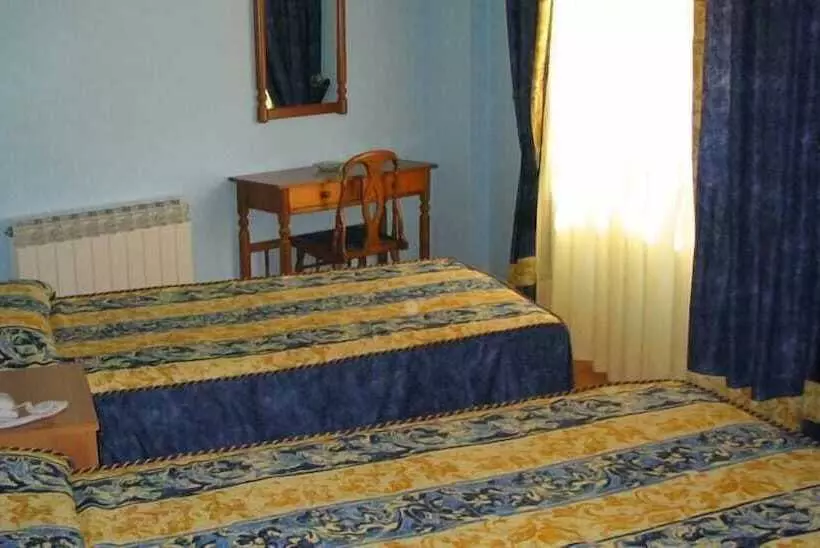 Standard Room, Isabel