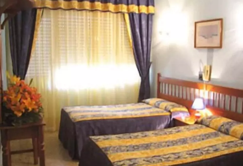 Standard Room, Isabel