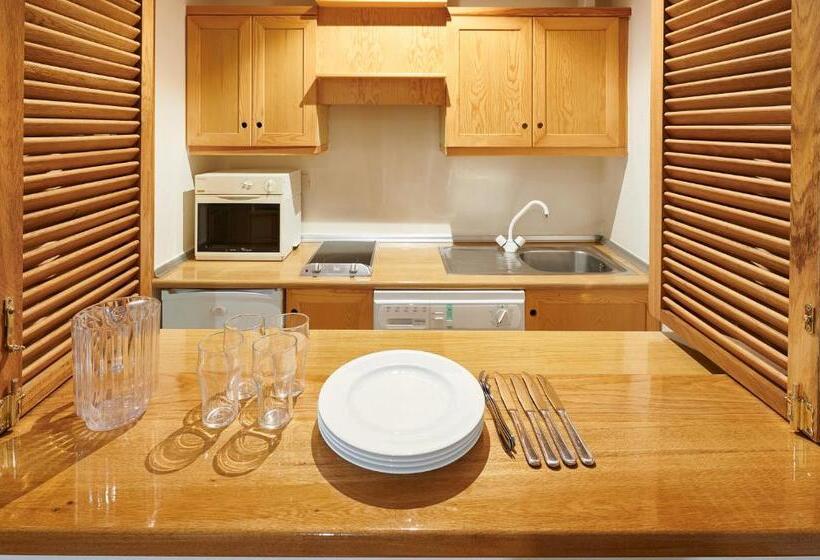 آپارتمان 1 خوابه, Juan De La Cosa