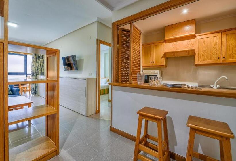 آپارتمان 2 خوابه, Juan De La Cosa