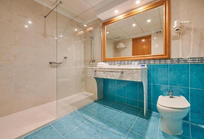 اتاق استاندارد با بالکن و چشمانداز دریا, Juan De La Cosa