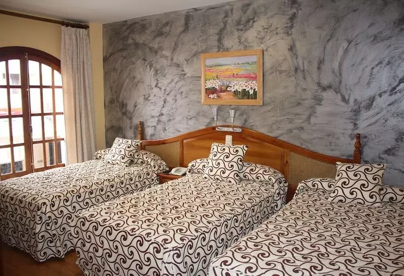 3-Bett-Standardzimmer, La Curva