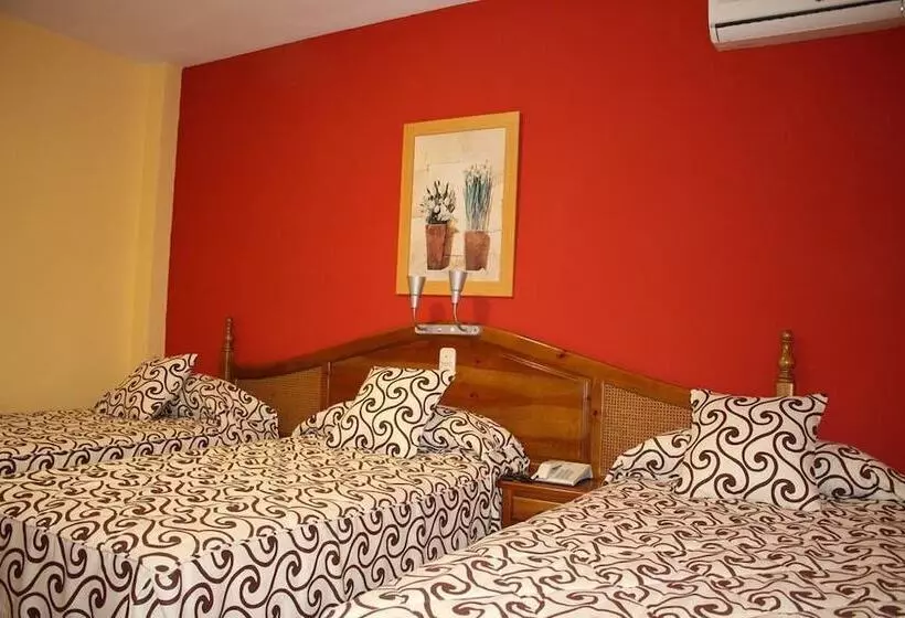 3-Bett-Standardzimmer, La Curva