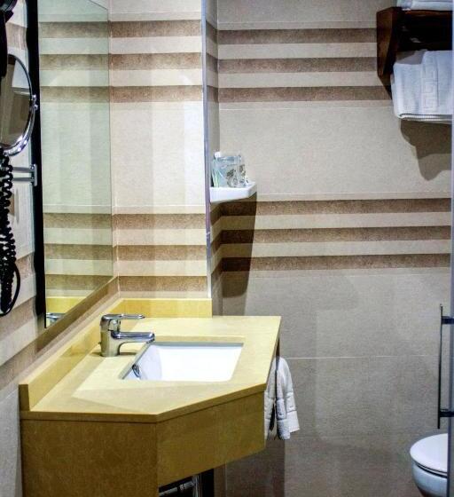 اتاق استاندارد چهار تخته, Los Angeles