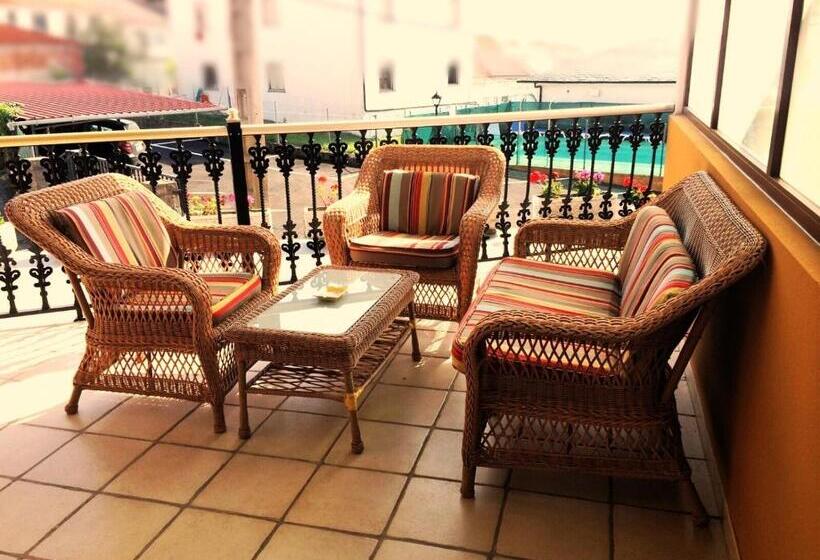 اتاق استاندارد سه نفره, Maria Del Mar