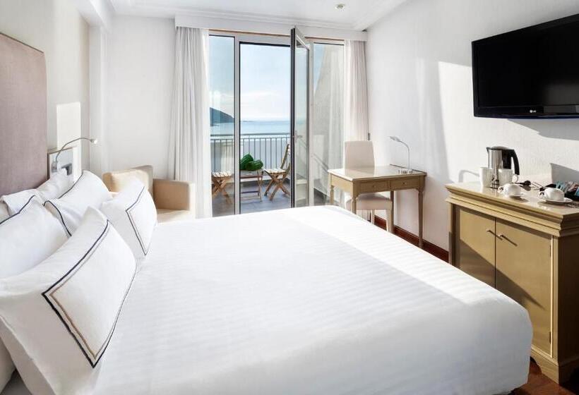 اتاق استاندارد با تراس و چشمانداز دریا, Melia Maria Pita