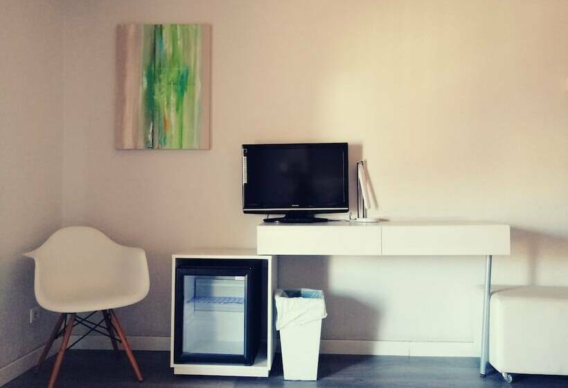 스탠다드 룸, Mir Octavio