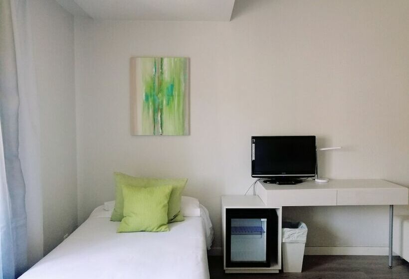 스탠다드 룸, Mir Octavio