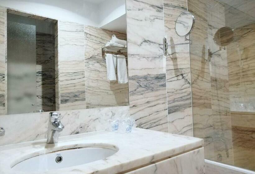 Quarto standart individual, Mir Octavio