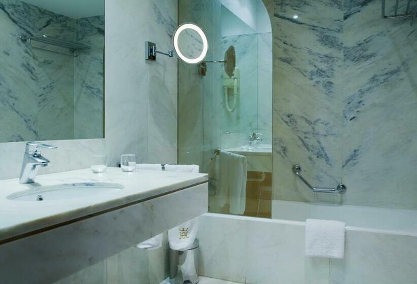 스탠다드 트리플 룸, Mir Octavio