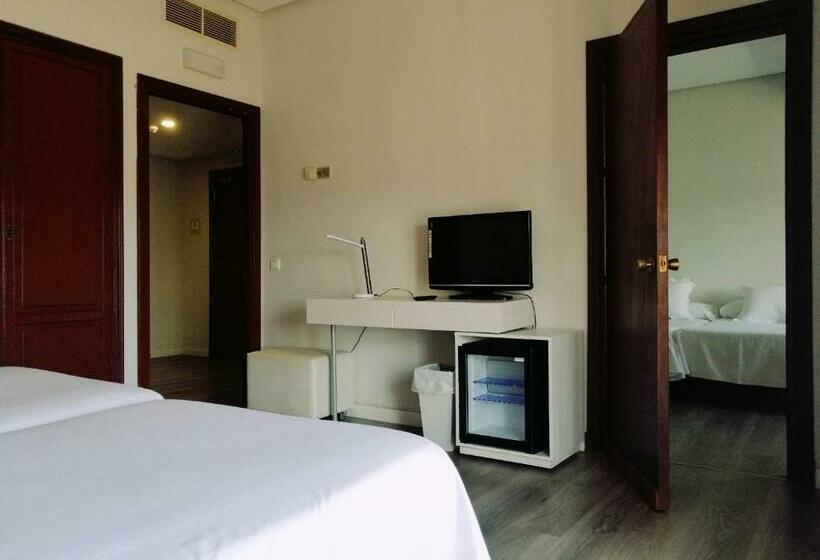 4인용 스탠다드 룸, Mir Octavio